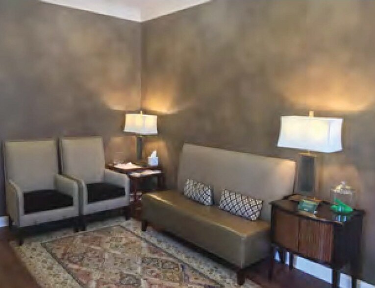 More Photos Of 211 W Lexington Ave, High Point Office For Lease