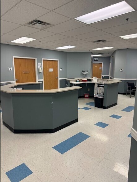 More Photos Of 645 Roy Wilkins Ave, Louisville Medical For Lease