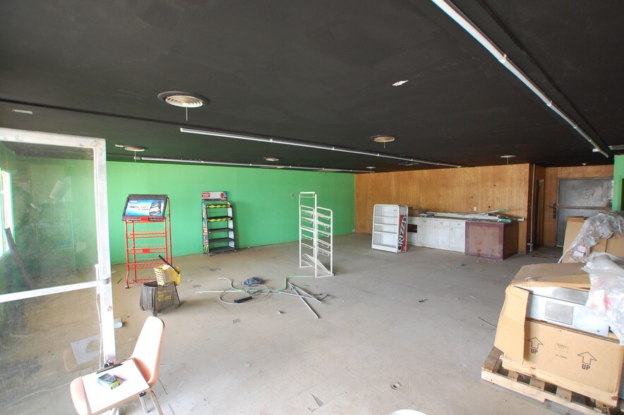 More Photos Of 508 5th St, Wolfforth Convenience Store For Lease