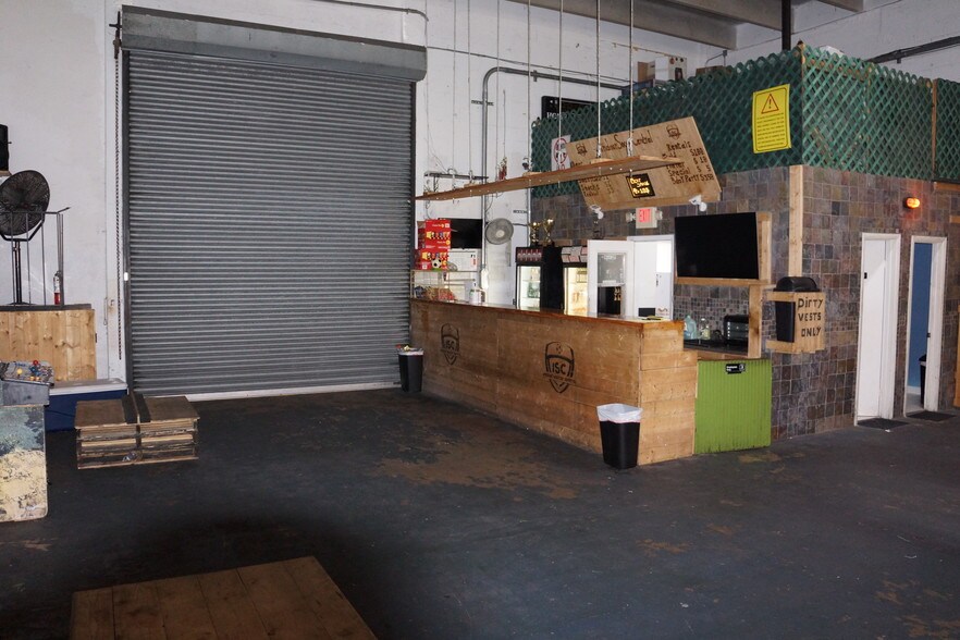 More Photos Of 17401 NW 2nd Ave, Miami Warehouse For Sale