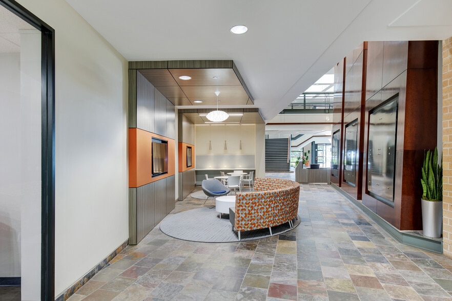 More Photos Of 4700 W Sam Houston Pky N, Houston Office For Lease