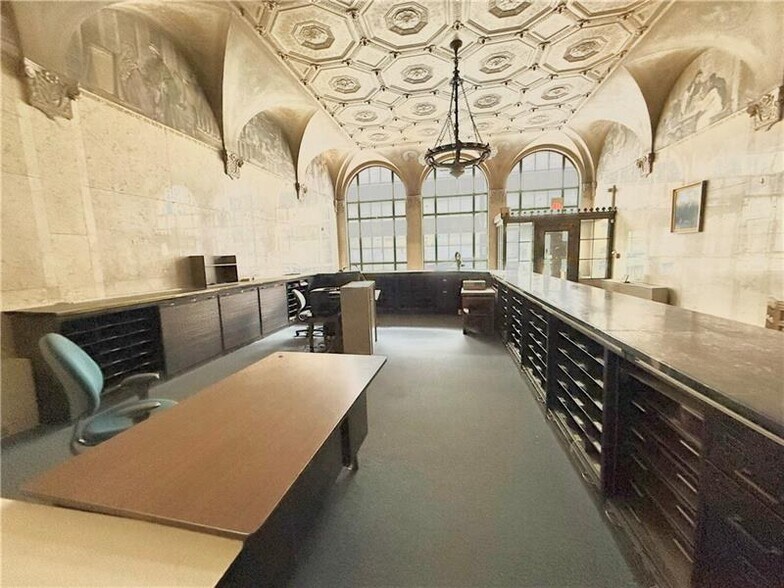 More Photos Of 27 E Mercer St, New Castle Office For Sale