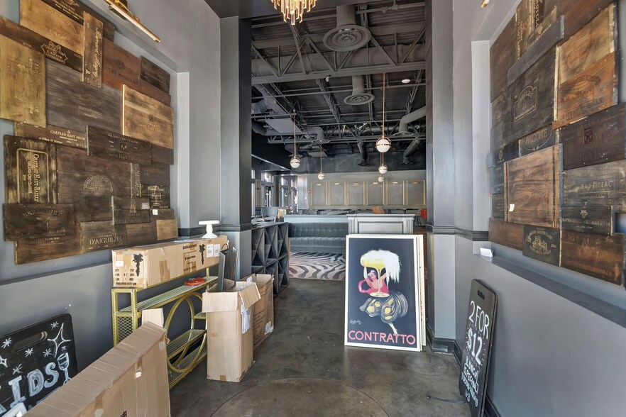 More Photos Of 890 Parker Sq, Flower Mound Storefront Retail Office For Lease