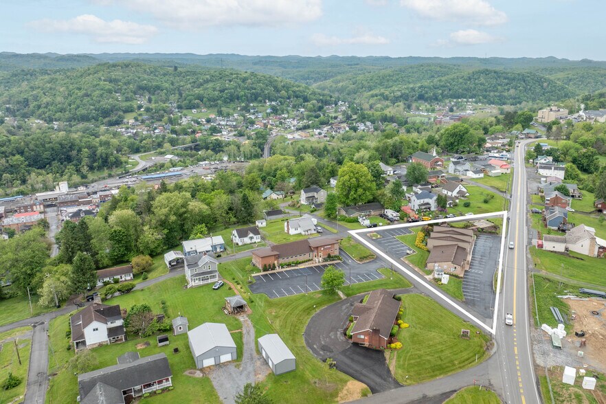 More Photos Of 725 N Pike St, Grafton Office For Sale