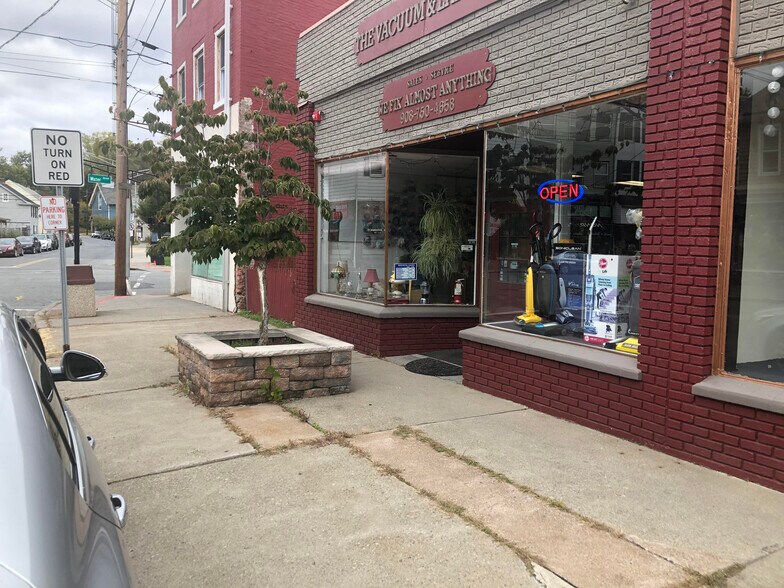 Primary Photo Of 8-10 Market St, Belvidere Unknown For Lease