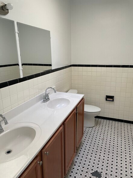 More Photos Of 2010-2012 Rhode Island Ave NE, Washington Storefront Retail Office For Lease