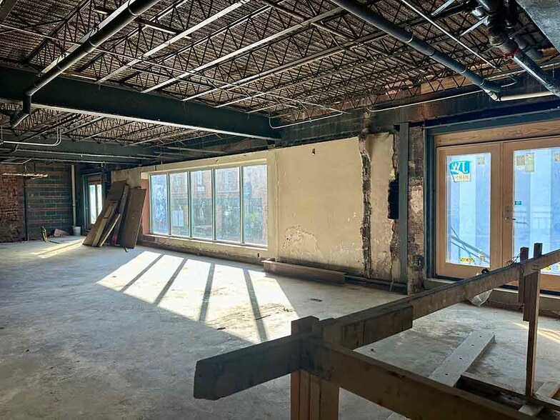 More Photos Of 309 E Main St, Johnson City Office For Sale