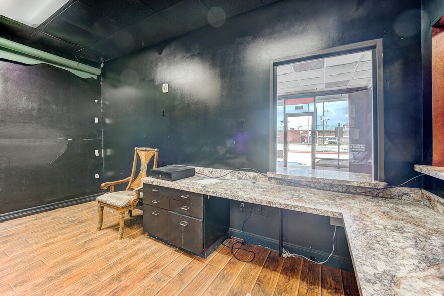 More Photos Of 324 Fm-1960 Rd, Houston General Retail For Sale
