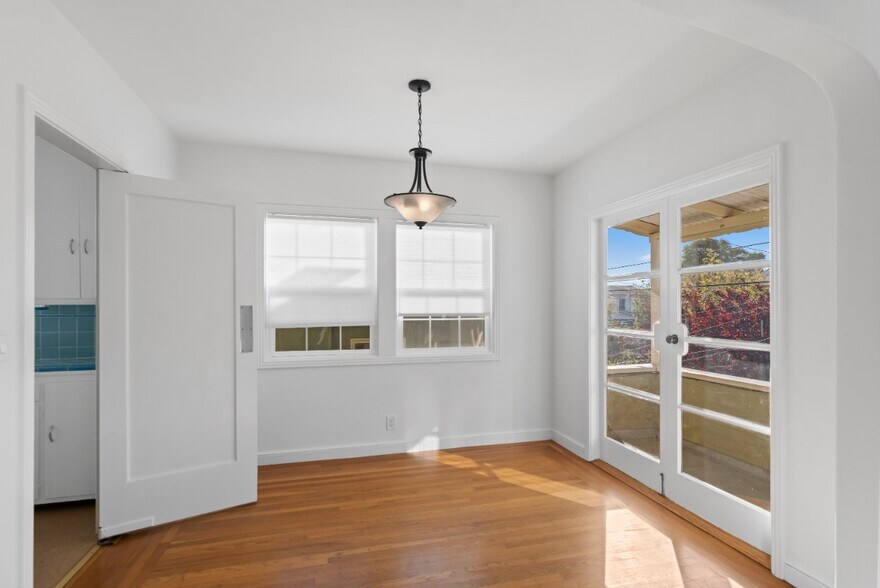More Photos Of 476 42nd St, Oakland Apartments For Sale