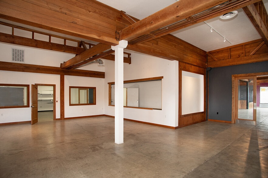 More Photos Of 2029 Broadway St, Eureka Storefront Retail Office For Sale