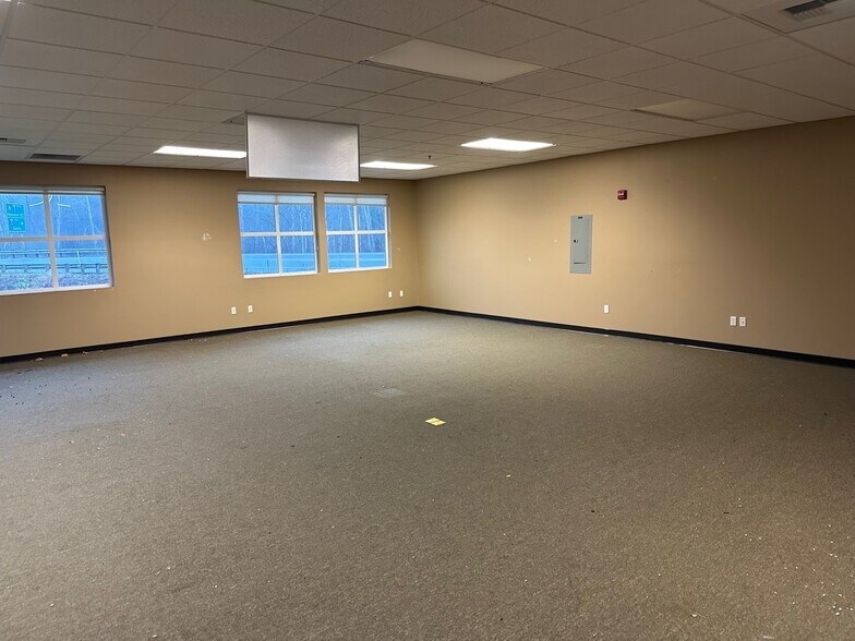 More Photos Of 8105 Birch Bay Square St, Blaine Office For Lease