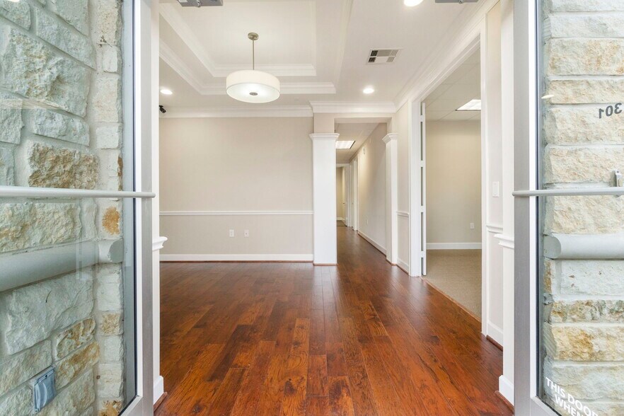 More Photos Of 2219 Sawdust Rd, The Woodlands Medical For Sale