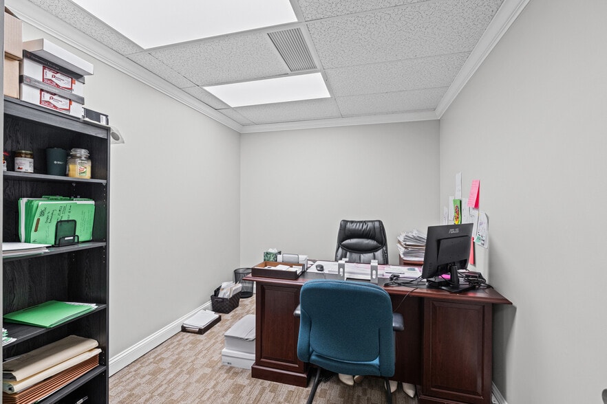 More Photos Of 10521 Judicial Dr, Fairfax Medical For Sale