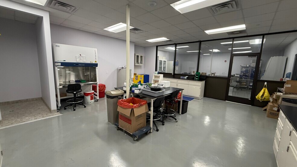 More Photos Of 2550 Brodhead Rd, Bethlehem Flex For Lease