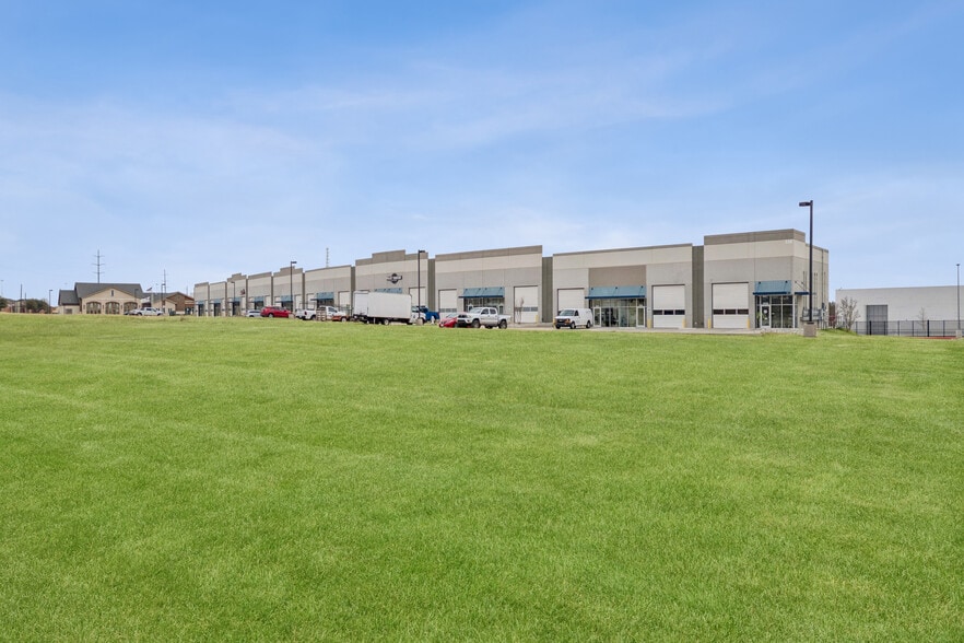 More Photos Of 550 W Round Grove Rd, Lewisville Showroom For Lease
