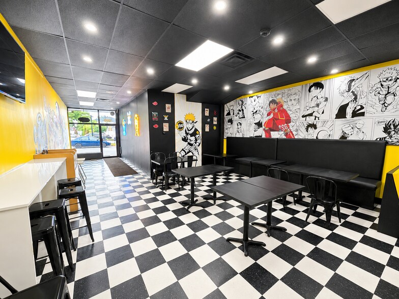 More Photos Of 1280 Boul Curé-Labelle, Laval Freestanding For Lease