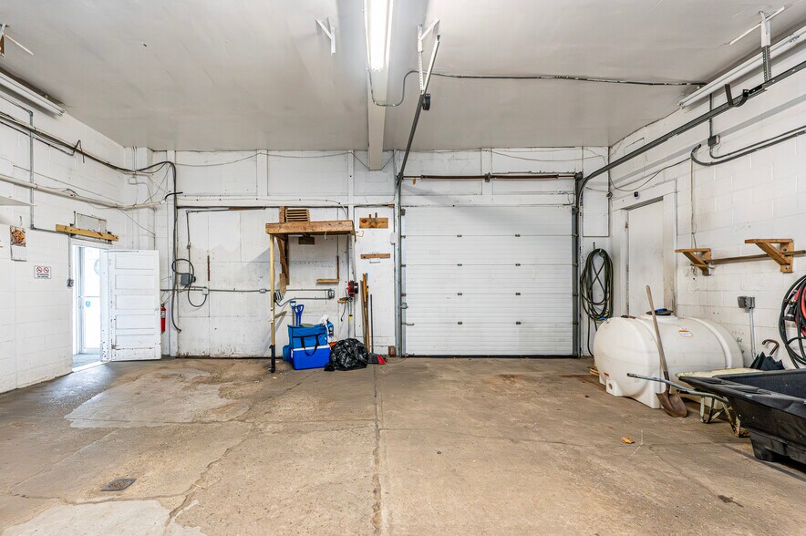 More Photos Of 305 Division St, Jeannette Distribution For Sale