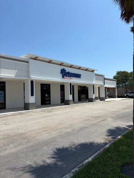 More Photos Of 2009-2111 S US Highway 1, Fort Pierce Unknown For Lease