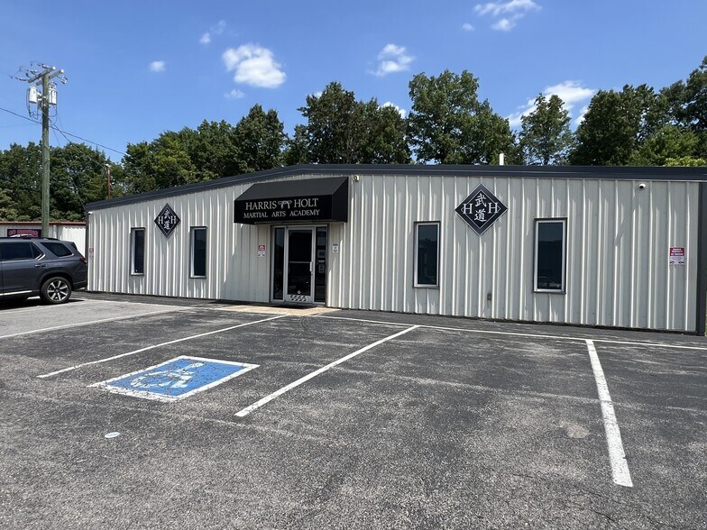More Photos Of 211 W Dunbar Cave Rd, Clarksville Warehouse For Sale