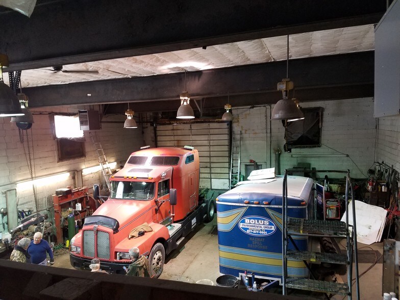 More Photos Of 922 Sanderson St, Throop Service For Sale