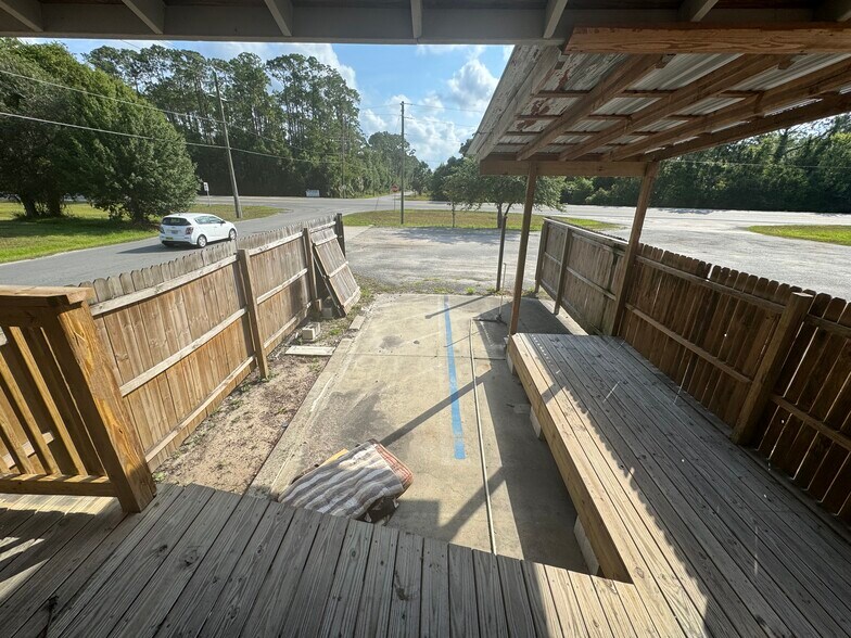 More Photos Of 800 N State St, Bunnell Storefront For Lease