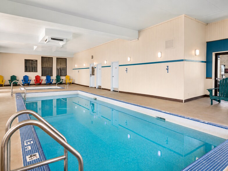 More Photos Of 18320 Stony Plain Rd, Edmonton Hotel For Sale