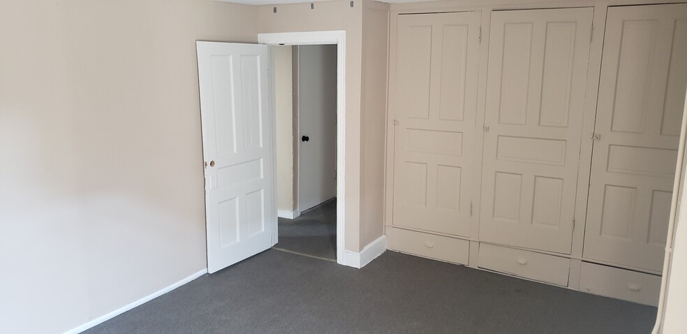 More Photos Of 37 Main St, Toms River Storefront Retail Office For Lease