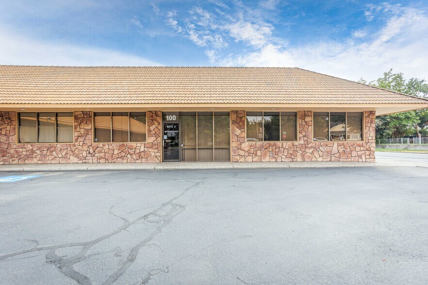 More Photos Of 100 N Fruitland St, Kennewick Office For Lease