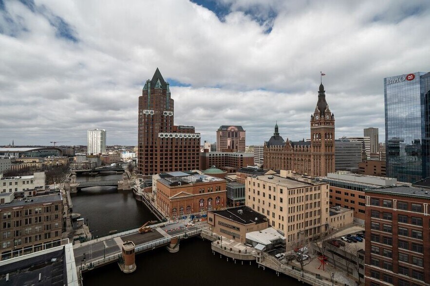 More Photos Of 144 E Juneau Ave, Milwaukee Storefront For Sale