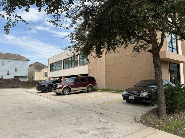 More Photos Of 2410 Ella Blvd, Houston Office For Sale