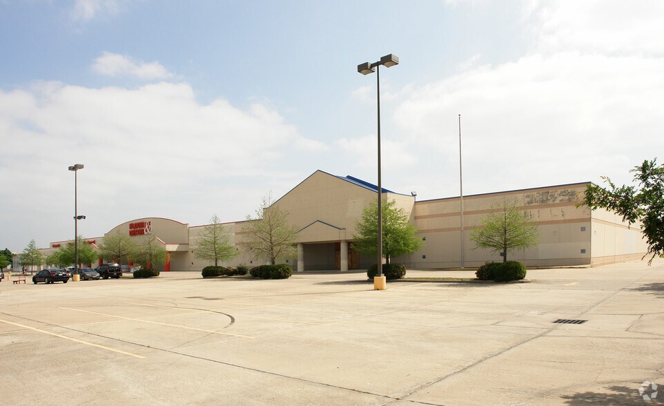 More Photos Of 14409 Park Hollow Dr, Houston Unknown For Lease
