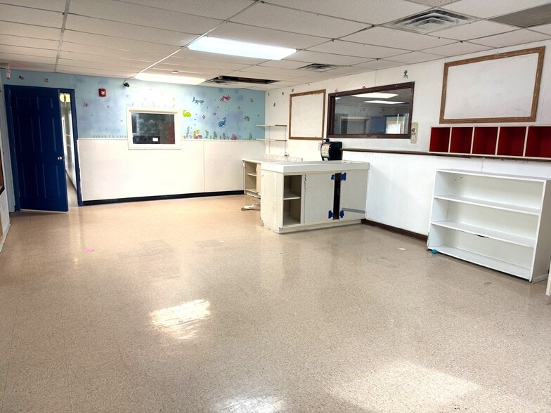 More Photos Of 6720 Chapman Rd, North Richland Hills General Retail For Sale