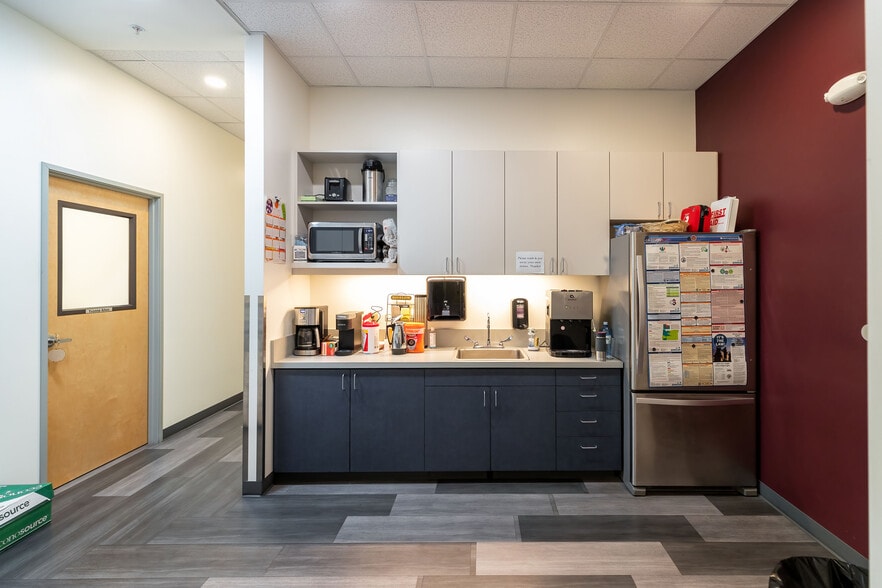 More Photos Of 556 Murlark Ave NW, Salem Manufacturing For Sale