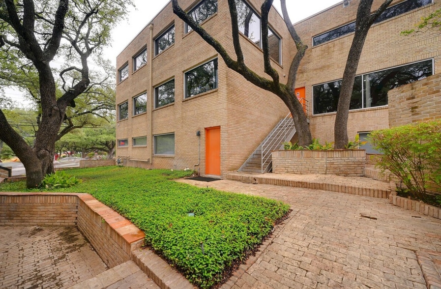 More Photos Of 8647 Wurzbach Rd, San Antonio Medical For Sale