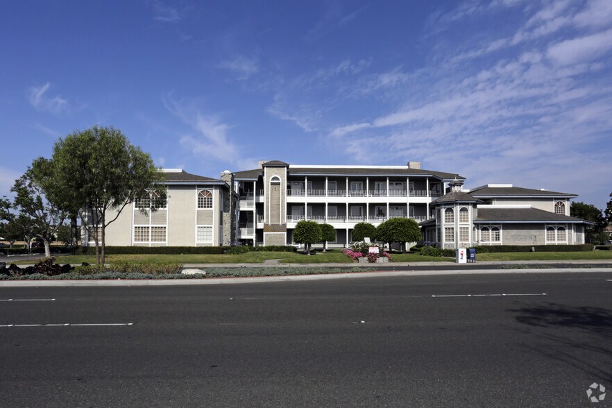 More Photos Of 18837 Brookhurst St, Fountain Valley Medical For Lease