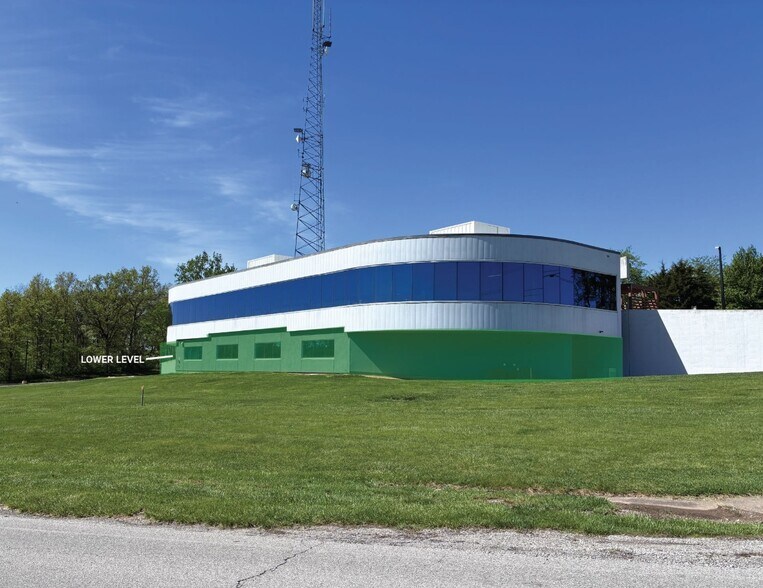 More Photos Of 1001 NW Barry Rd, Kansas City Office For Lease