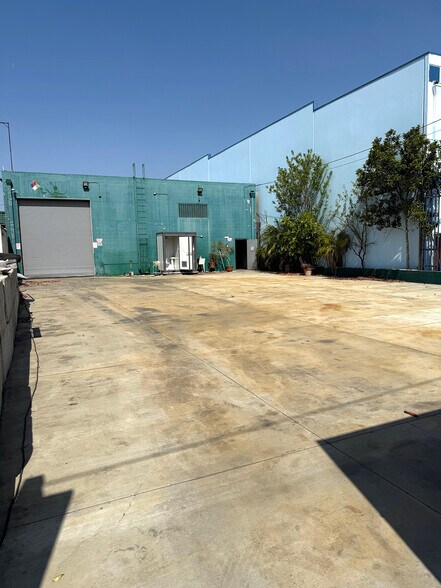 More Photos Of 526 S Alameda St, Los Angeles Warehouse For Lease