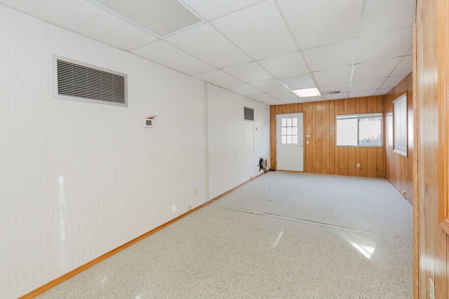 More Photos Of 4938 SW Lake Flora Rd, Port Orchard Office For Lease