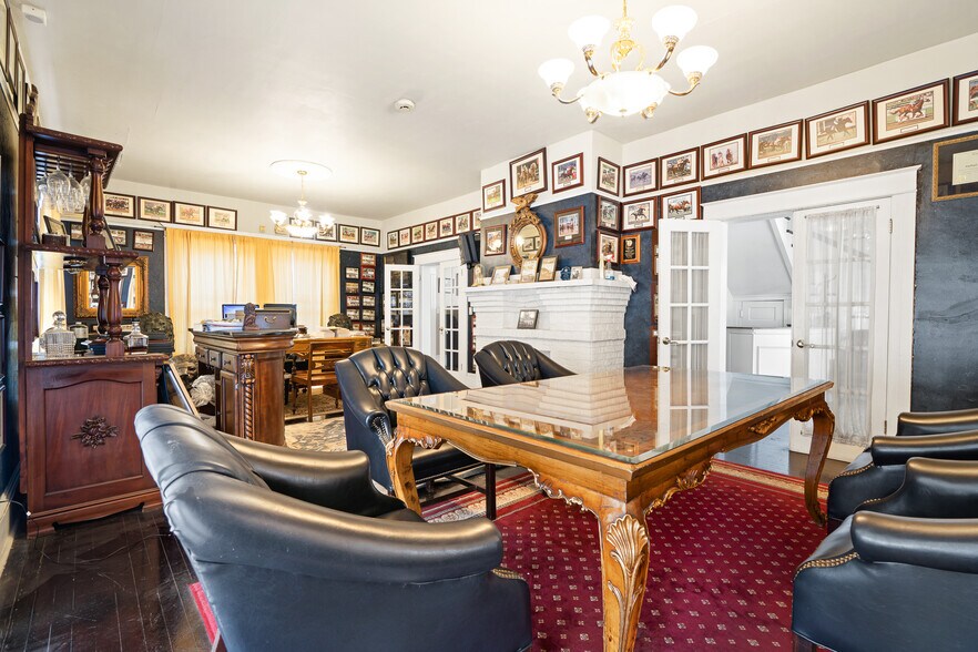 More Photos Of 1902 W Cass St, Tampa Office For Sale