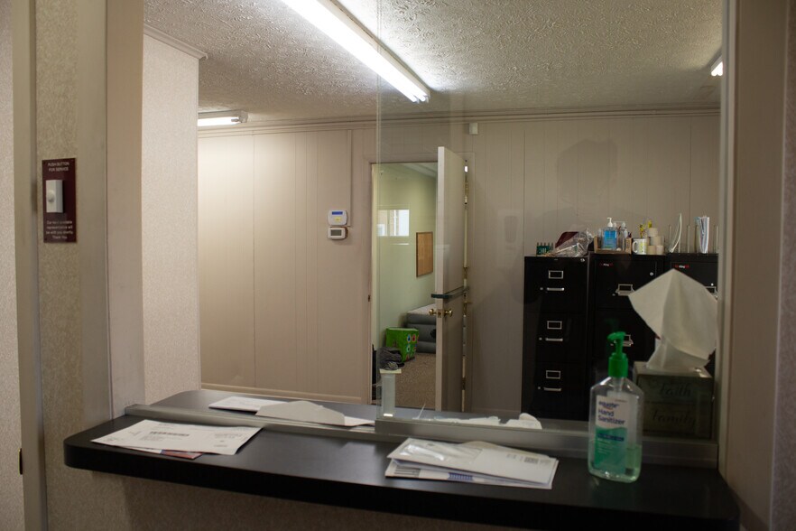 More Photos Of 645 Bellefontaine Ave, Marion Light Distribution For Sale