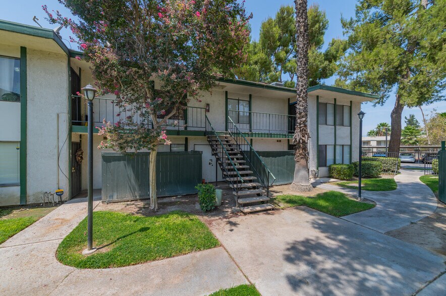 More Photos Of 1735 E Washington St, Colton Apartments For Sale