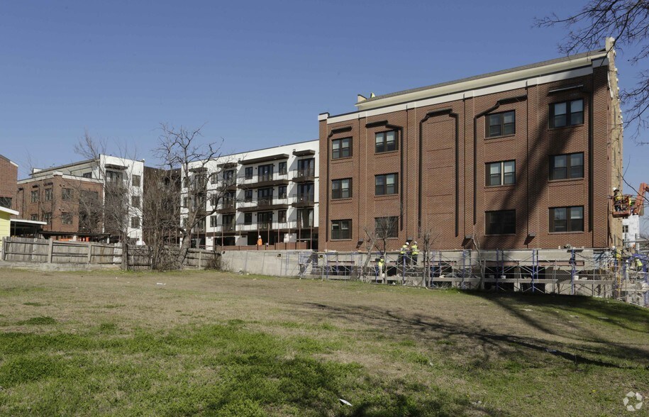 More Photos Of 195 W Davis St, Dallas Apartments For Lease