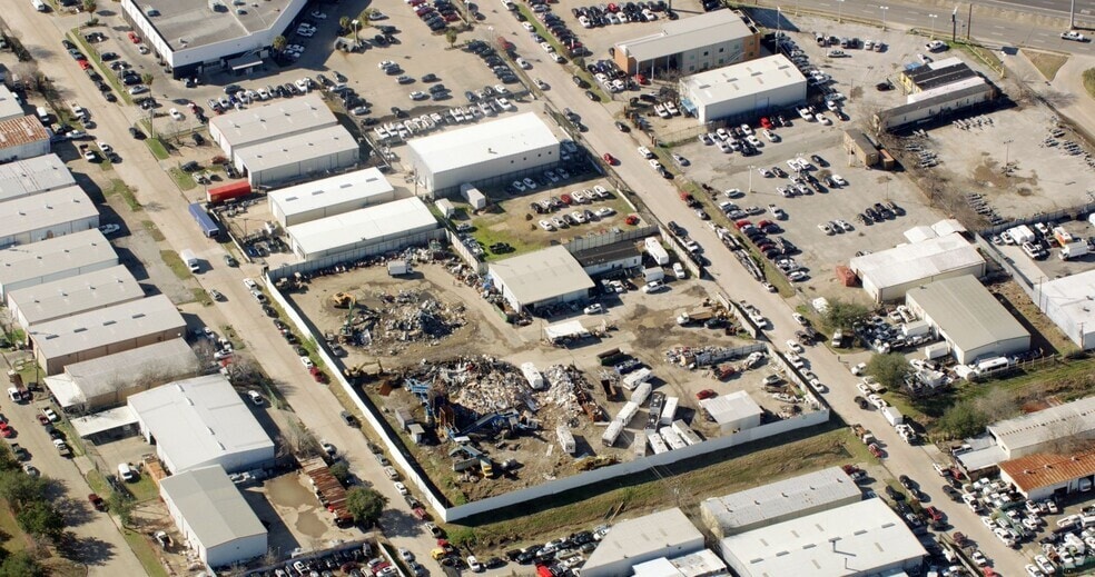 More Photos Of 9334 Ronda Ln, Houston Industrial For Lease