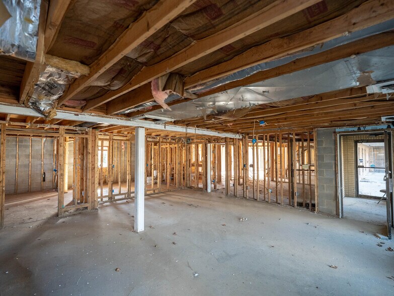 More Photos Of 3264 Broad St, Clyde Office For Sale