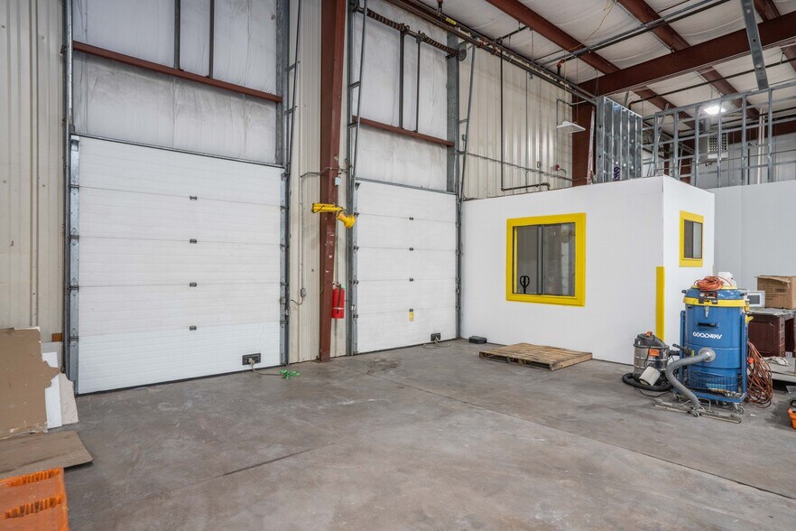 More Photos Of 299 Industrial Ln, Torrington Distribution For Lease