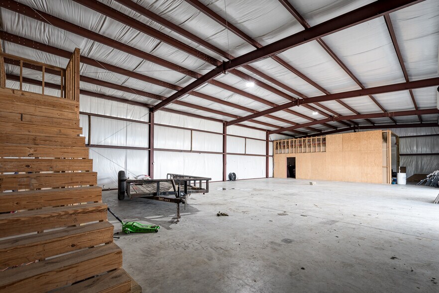 More Photos Of 12586 US-59, Splendora Warehouse For Sale