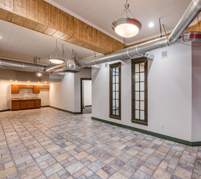 More Photos Of 1 Wrigley Ave, Irvine Distribution For Sale