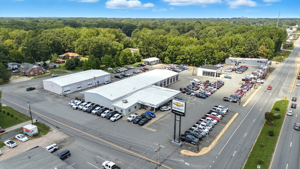 Primary Photo Of 1520 S Cannon Blvd, Kannapolis Auto Dealership For Sale