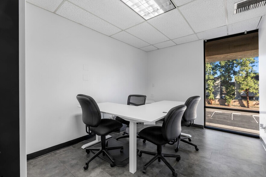 More Photos Of 4600 W American Ave, Bakersfield Office For Sale