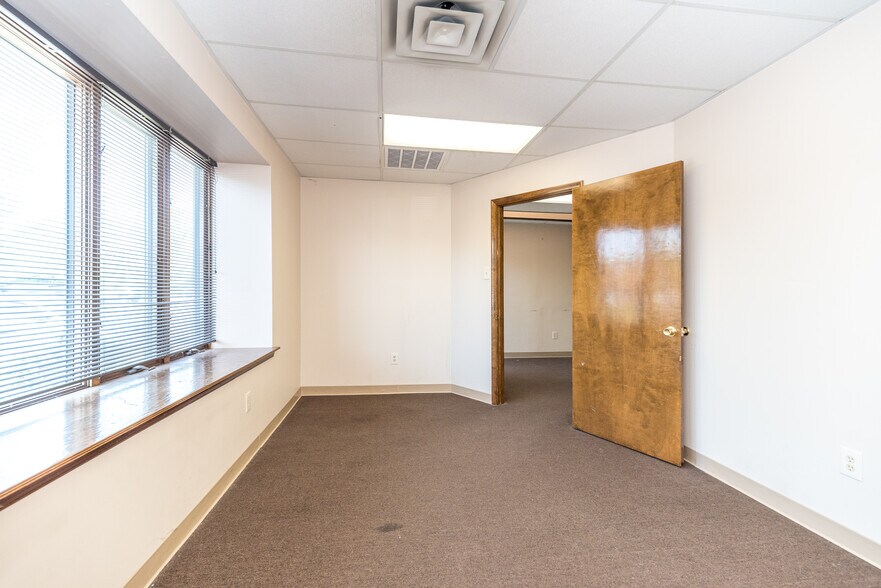 More Photos Of 908-918 Town Center, New Britain Office For Sale